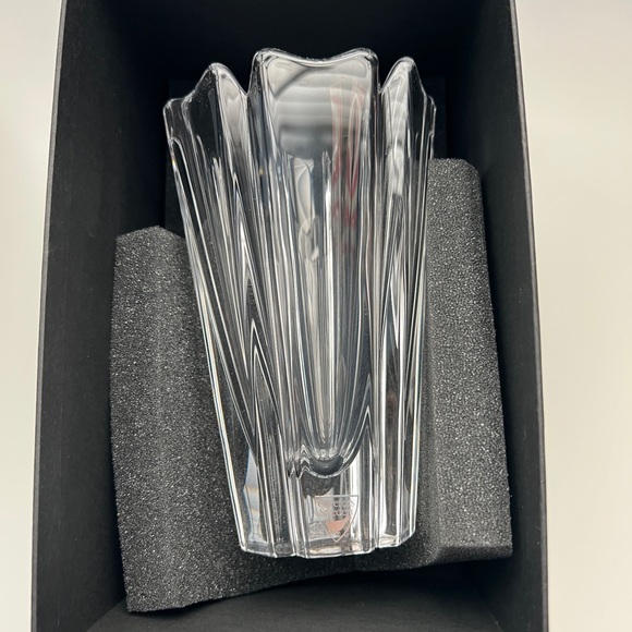 Orrefors Corona Vase brand new in box - Picture 6 of 7